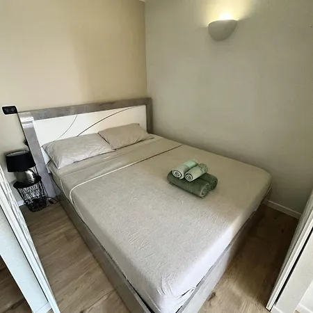 Avec Vue Apartment
